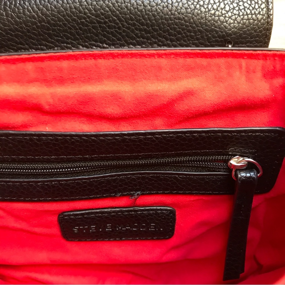 Steve Madden Black Red Round Chain Crossbody Purse, EUC, 9.5” x 8” - Picture 9 of 15